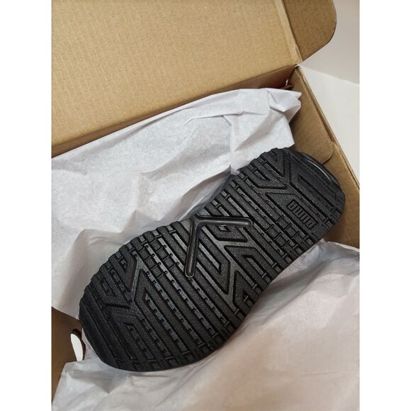 Puma | Excursion Alternative Closure Sneaker | Boys size 11 - Picture 8 of 10